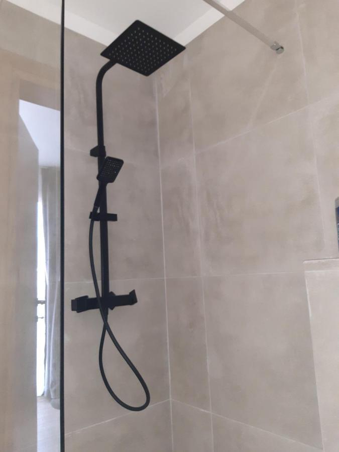 סארטי Studio Wilem מראה חיצוני תמונה